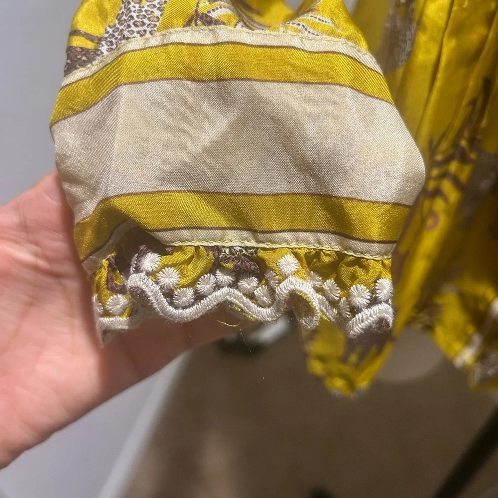 Johnny Was 100% Silk Blouse XXS Yellow Safari Animal Print Pintuck Ruffle Boho - Picture 3 of 8